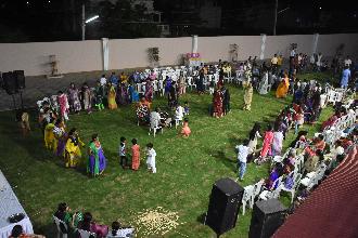 KVO SHKI VRUND DAVRA SARPUNM NA DIVASE RAS GARBA  NU AYOJAN KARVA MA AVYU