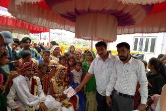 Samuh Lagan organized for 5 couples of Barot Community