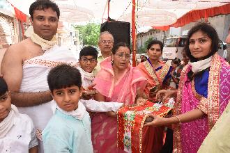 SHREE BHUJ KVO JAIN SANG SANCHALIT VIJAY NAGAR JINALAY MADHAY 11 MO DAVJAROHN MOTAV UJVYO