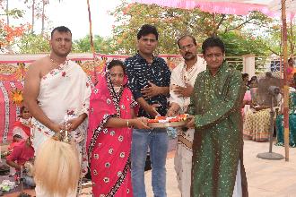SHREE BHUJ KVO JAIN SANG SANCHALIT navneet NAGAR JINALAY MADHAY 11 MO DAVJAROHN MOTAV UJVYO  