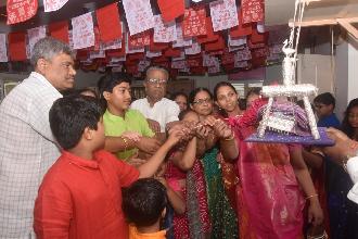 NAVNEET NAGHAR  KOVAHI NAGAHR BHUJ MADHAY  TRISALA MATA NA SAWPN NO PRSANG BHAVYATHI BAVY  RITE UJVA