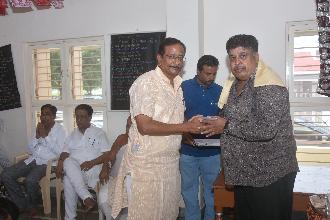 SHREE BHUJ KVO JAIN SANG NA  KARMCHARIO NU SANMAN KARVAMA AVYU.