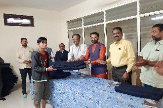 KVO SANKUL BHUJ NE 22 MA VARAS MA PRAVESH NIMITE SEVA VARAS TARIKE UJVRANI NIMITE DABALA VITRAN KARV