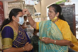 DAVJAROHAN KARYKRAM UPASTHIT MAEMAN NU SANMAN KARVAMA AVYU.